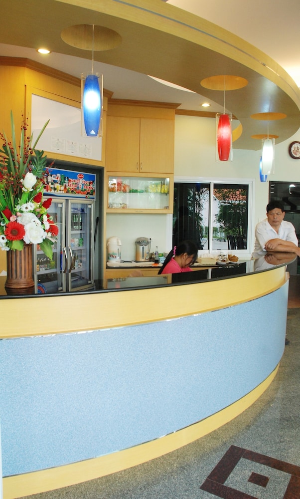 โรงแรมมาติน่า (Martina Hotel) by null