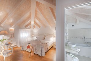 Toalettartikler (inkludert), hårføner, bidé og håndklær