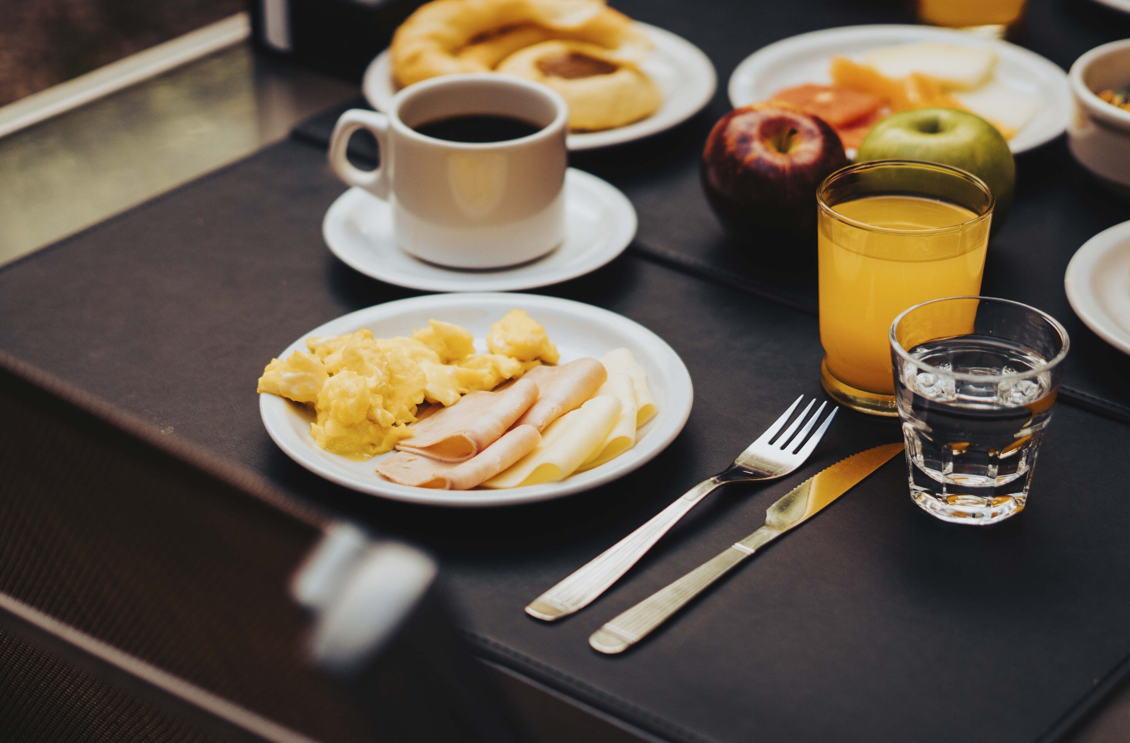 daily buffet breakfast (usd 10 per person)