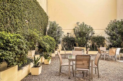 Cyan Recoleta Hotel
