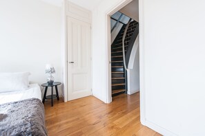 Penthouse, Multiple Beds | In-room safe, iron/ironing board, free WiFi, bed sheets - Plantage Hortus Apartments (Amsterdam)