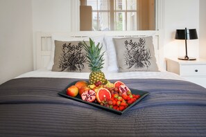 Coffres-forts dans les chambres, fer et planche à repasser