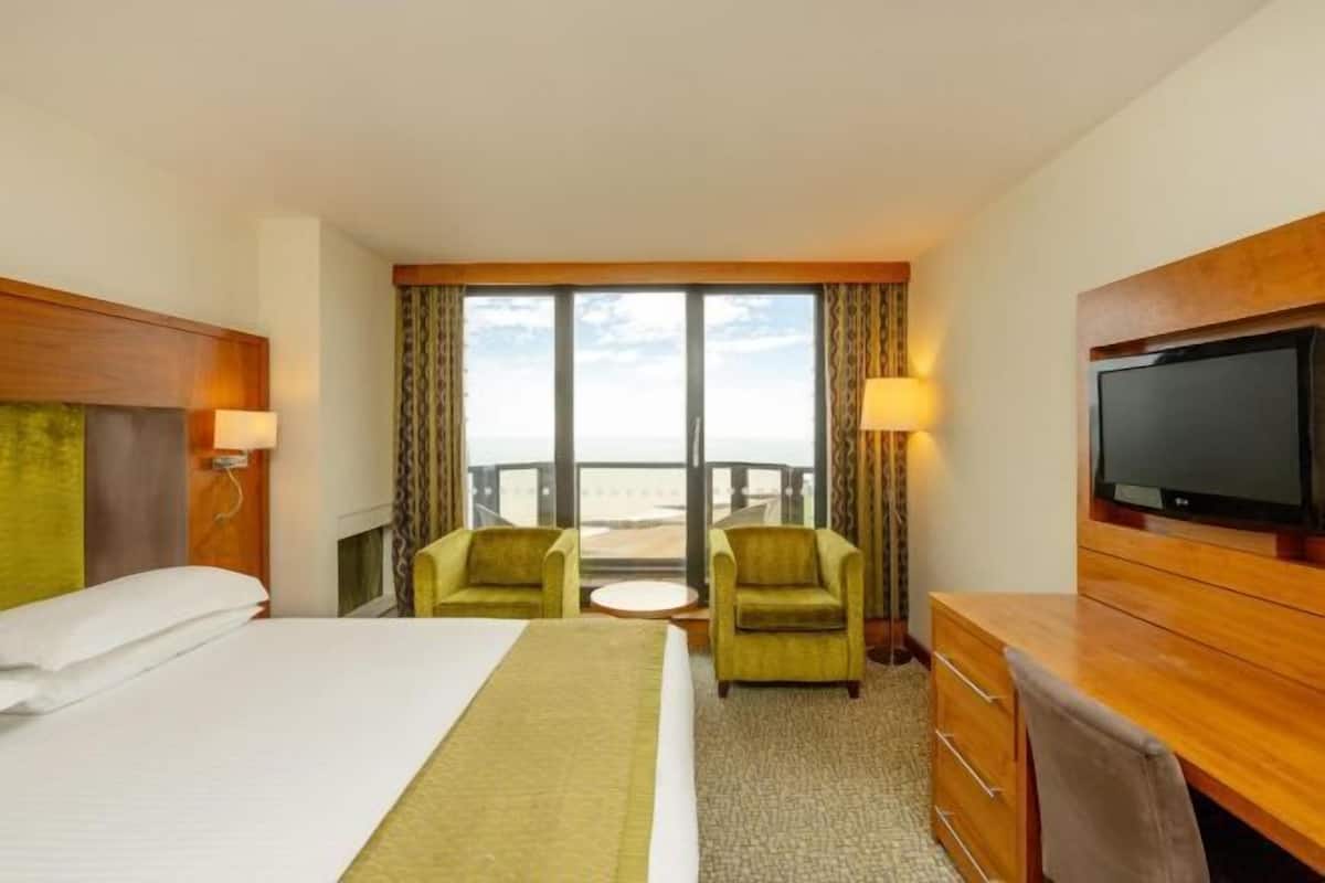 In-room safe, desk, laptop workspace, iron/ironing board