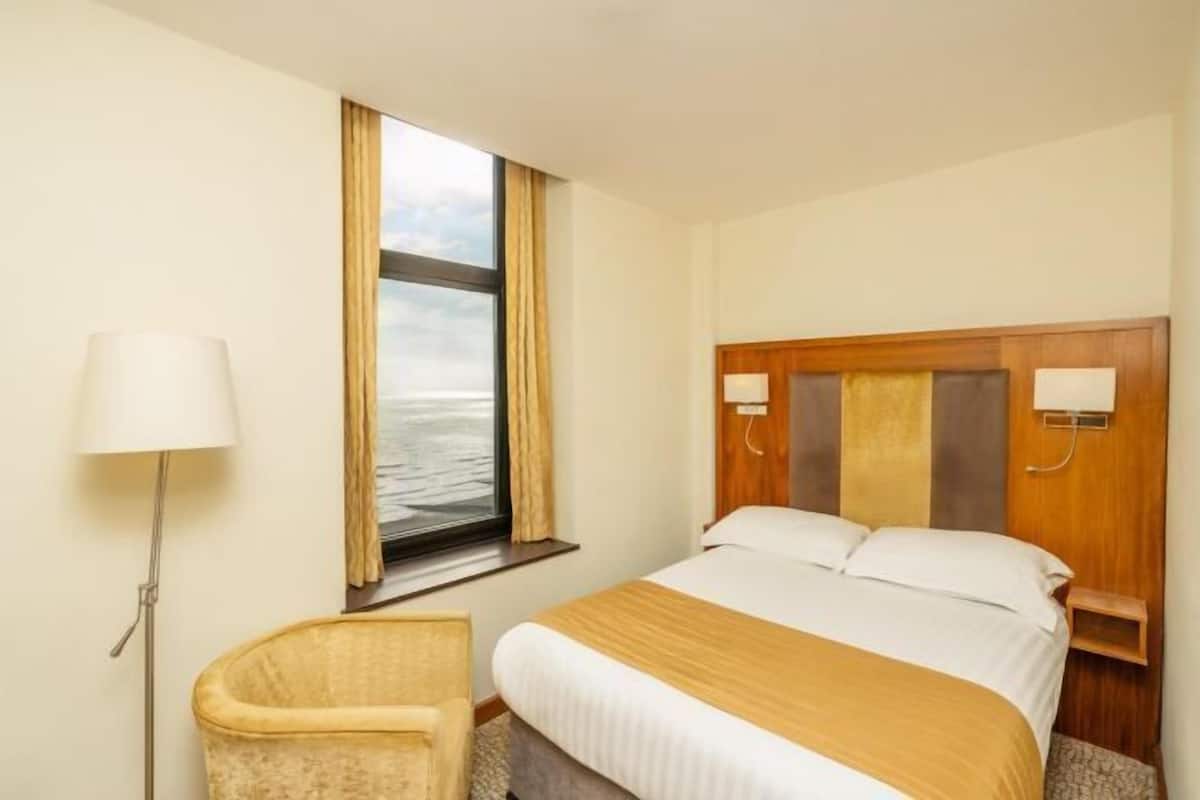 In-room safe, desk, laptop workspace, iron/ironing board