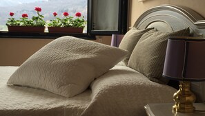 Triple Room | Individually decorated, free WiFi - Villa San Fedele (Centro Valle Intelvi)