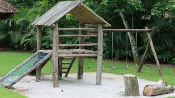 Aire de jeu extérieure pour enfants
