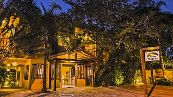 Fachada da propriedade