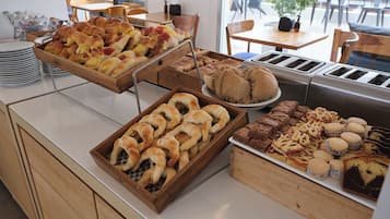 Petit déjeuner buffet compris tous les jours
