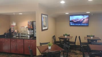 Gratis komplett frukost pÄ vardagar