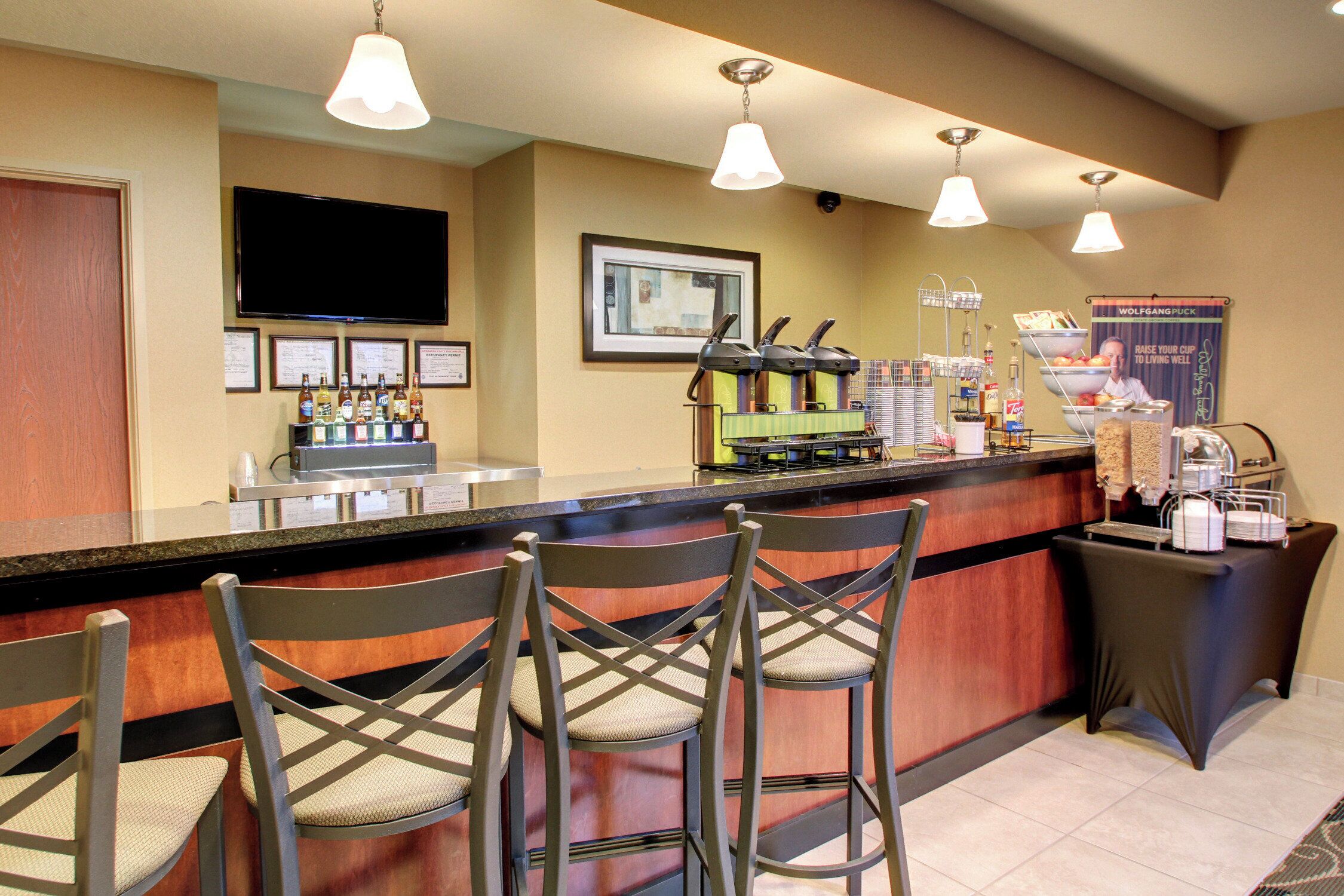 Bar (trong khuôn viên)