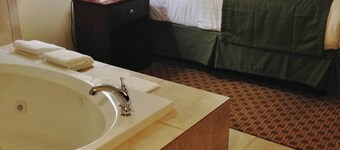 鵝卵石套房酒店 - 布羅肯鮑