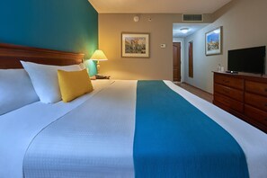 Standard Room, 1 King Bed | Desk, iron/ironing board, free WiFi, bed sheets - Hotel Sierra by HP Hotels (San Luis Potosi)