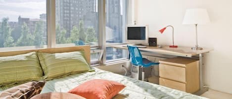 Decoración individual, escritorio, camas supletorias y wifi gratis