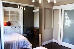 Room amenity - MondeLiving Robson Living (Vancouver)