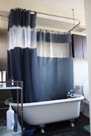 Towels - MondeLiving Robson Living (Vancouver)