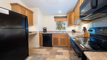 Cottage, 2 phòng ngủ, không hút thuốc | Bếp riêng | Tủ lạnh, lò vi sóng, lò nướng, bếp nấu