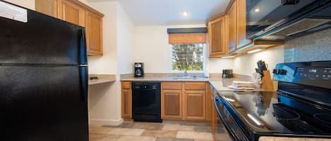 Casa de campo, 2 habitaciones, para no fumadores | Cocina privada | Refrigerador con congelador, microondas, horno y parrilla de estufa