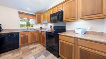 Cottage, 2 Bedrooms, Non Smoking | Private kitchen | Full-sized fridge, microwave, oven, stovetop