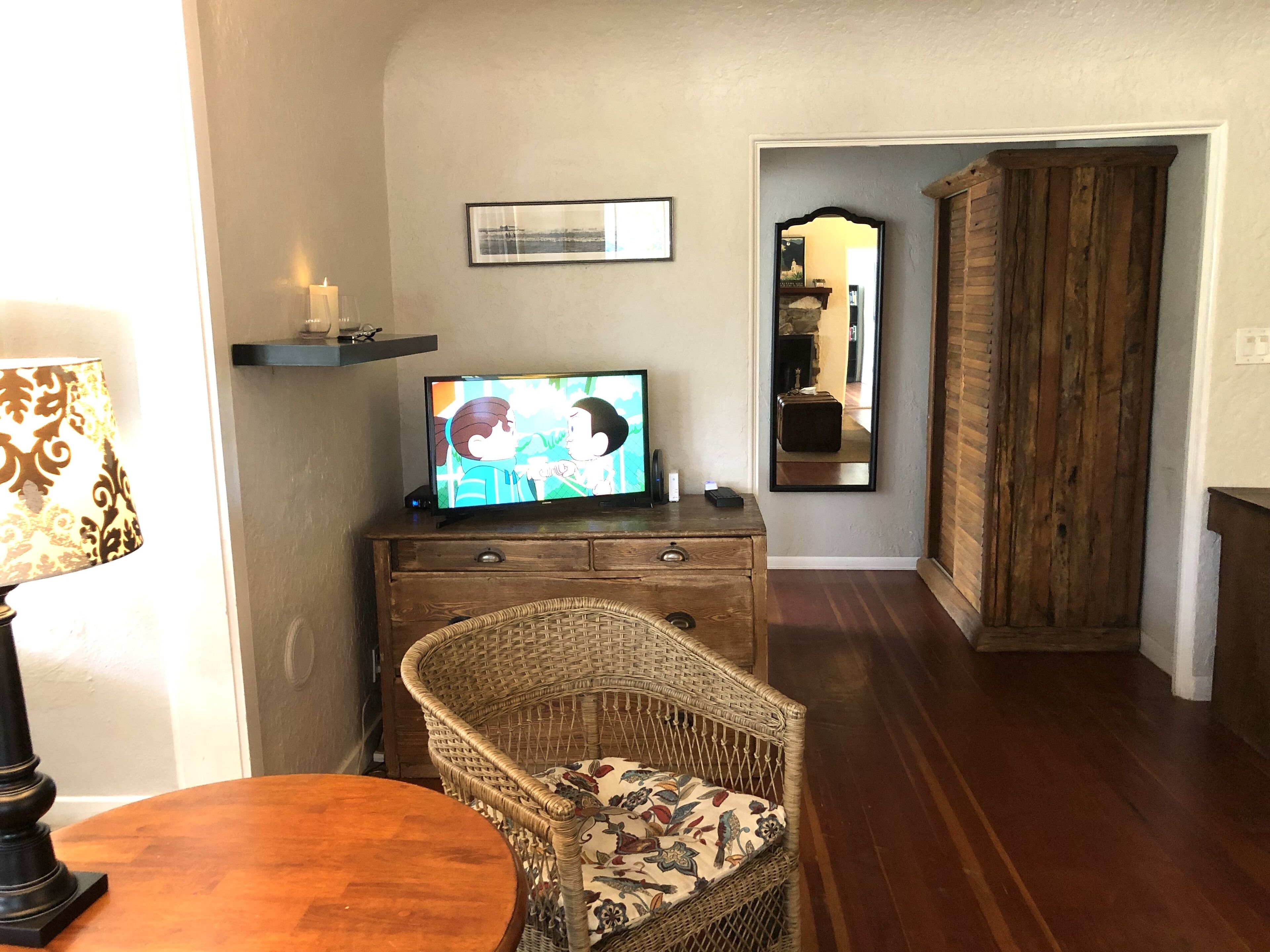 master suite | living area | 30-inch flat-screen tv with satellite channels, tv