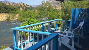 Suite, 2 Queen-Betten, Balkon, Flussblick | Blick auf das Wasser