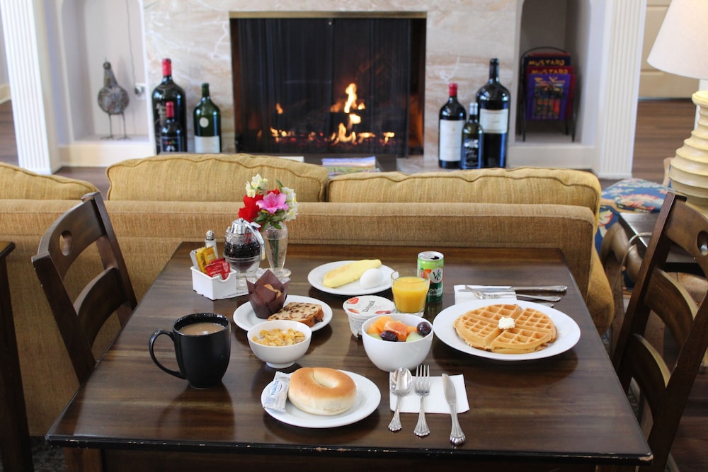 Elm House Inn by null
