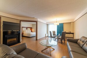 Superior Suite (family, king) | Living area