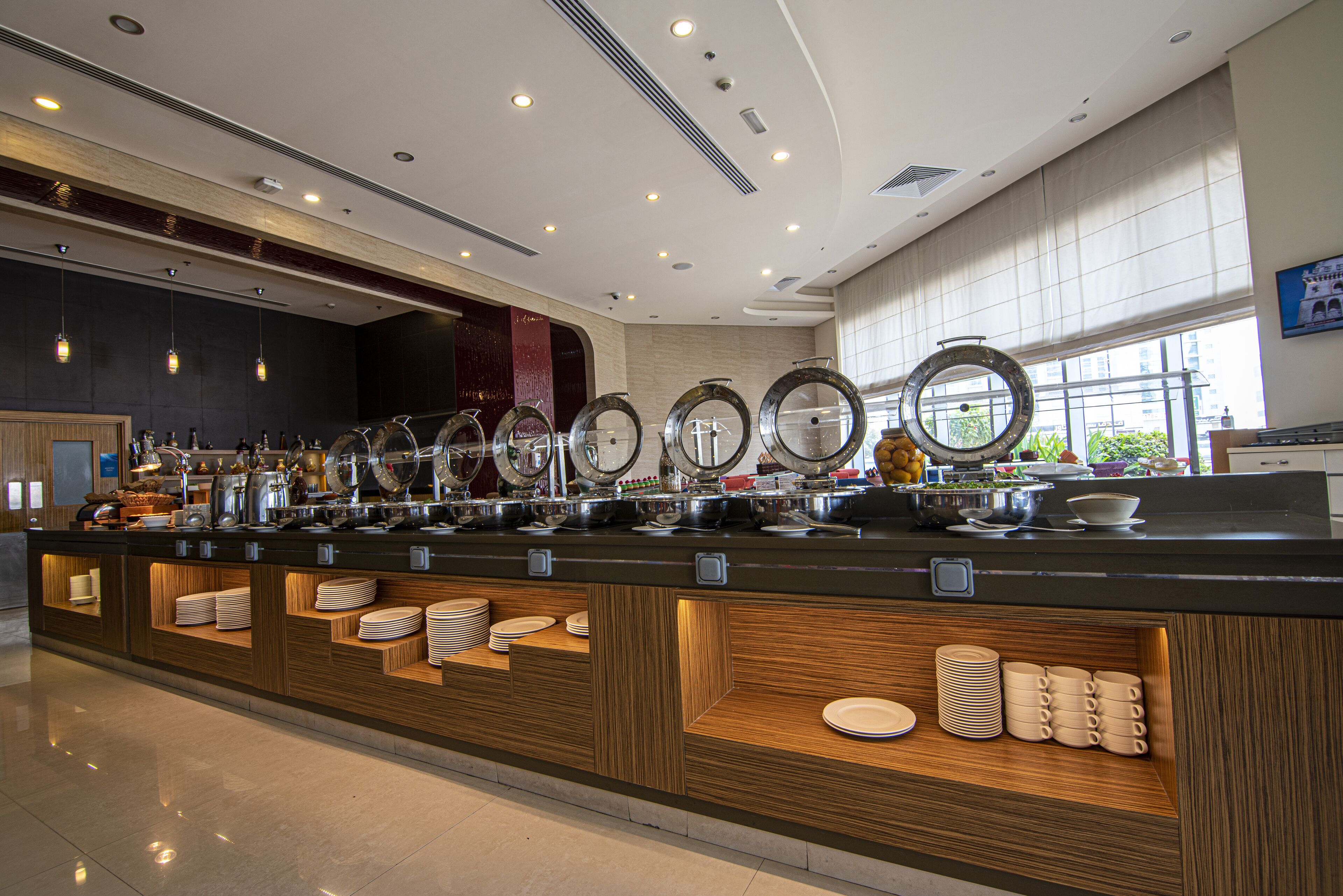 lunch and dinner served, mediterranean cuisine