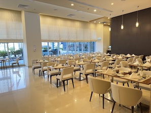 Daily buffet breakfast for a fee