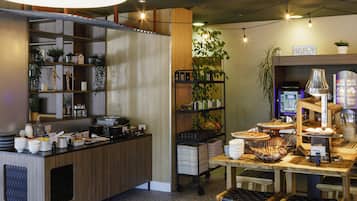 Petit déjeuner à emporter servi tous les jours en supplément