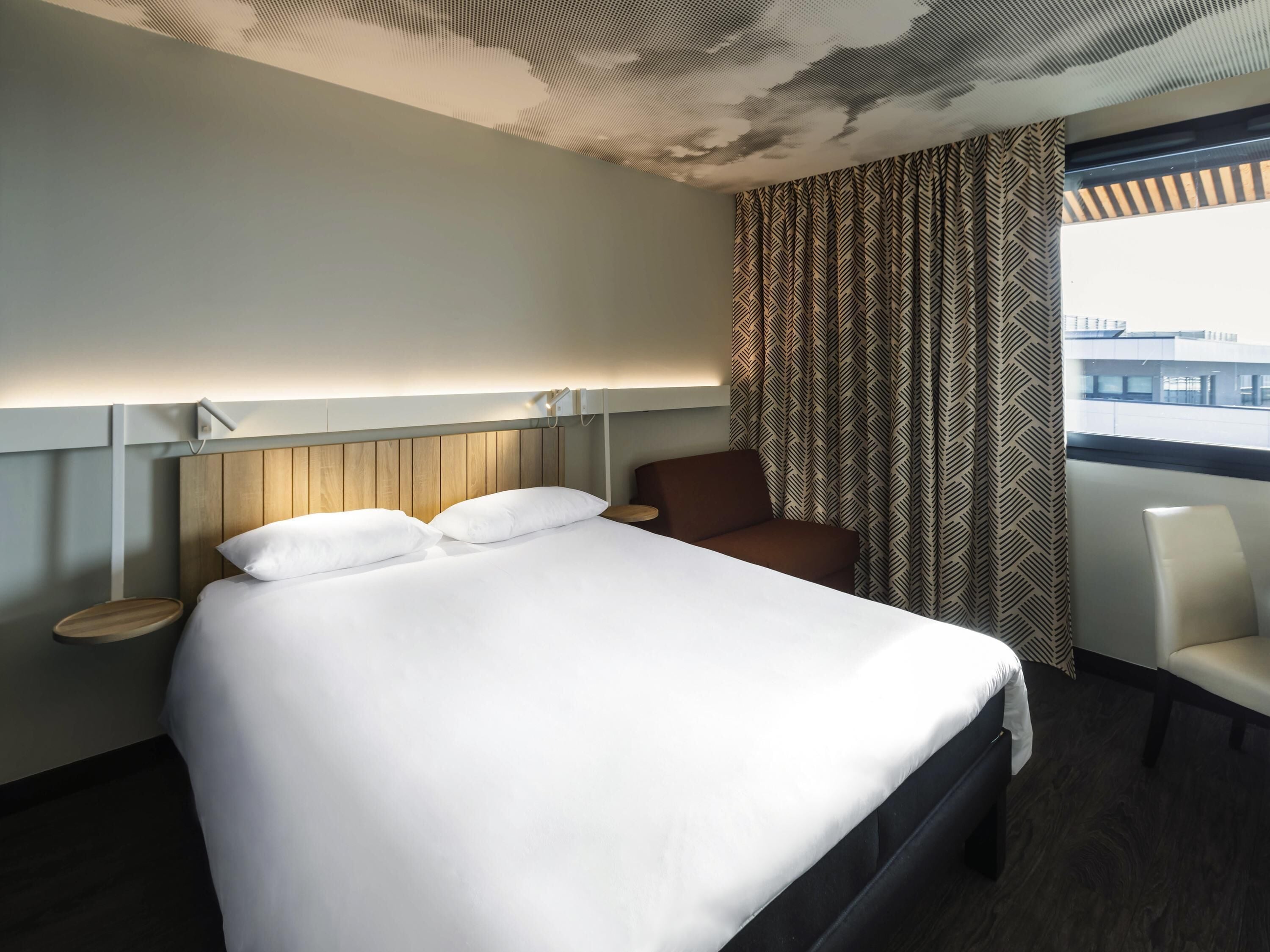 Standard Room, 1 Double Bed with Sofa bed | Premium bedding, desk, laptop workspace, blackout drapes