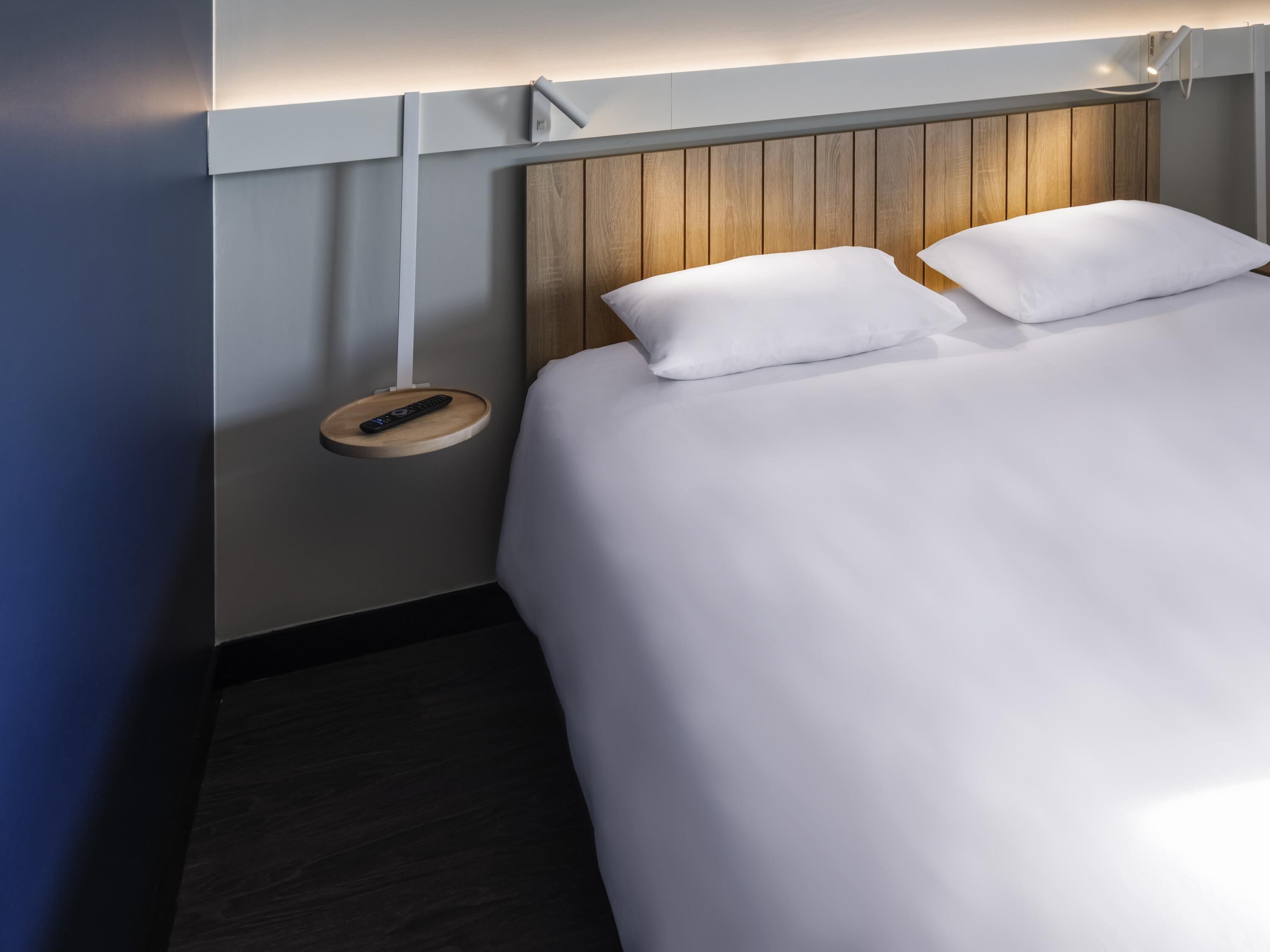 standard room, 1 double bed | premium bedding, desk, laptop workspace, blackout curtains