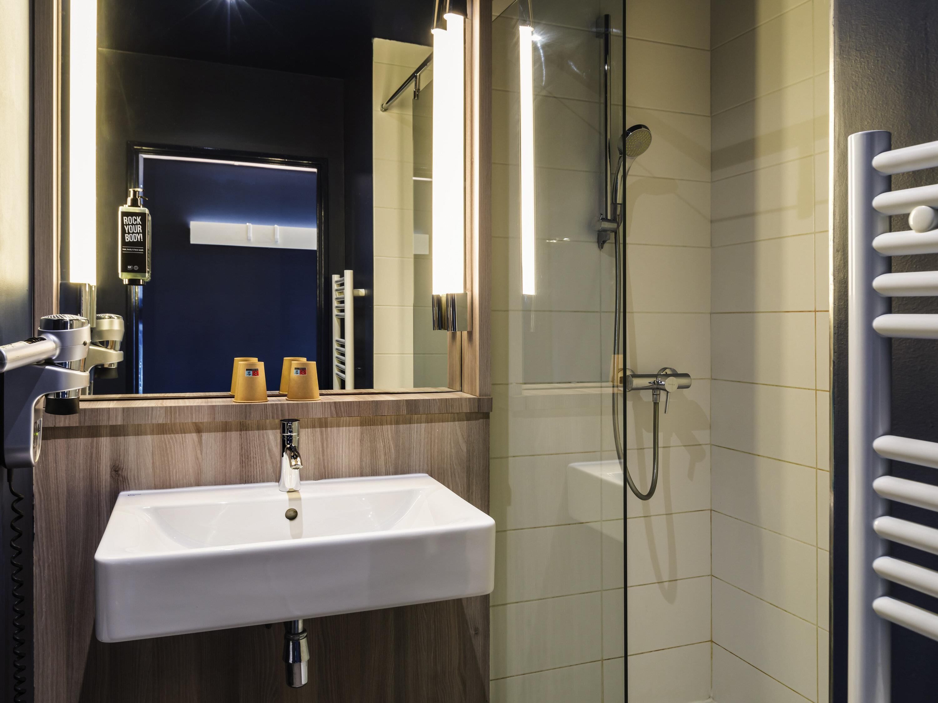 standard room, 1 double bed | premium bedding, desk, laptop workspace, blackout curtains