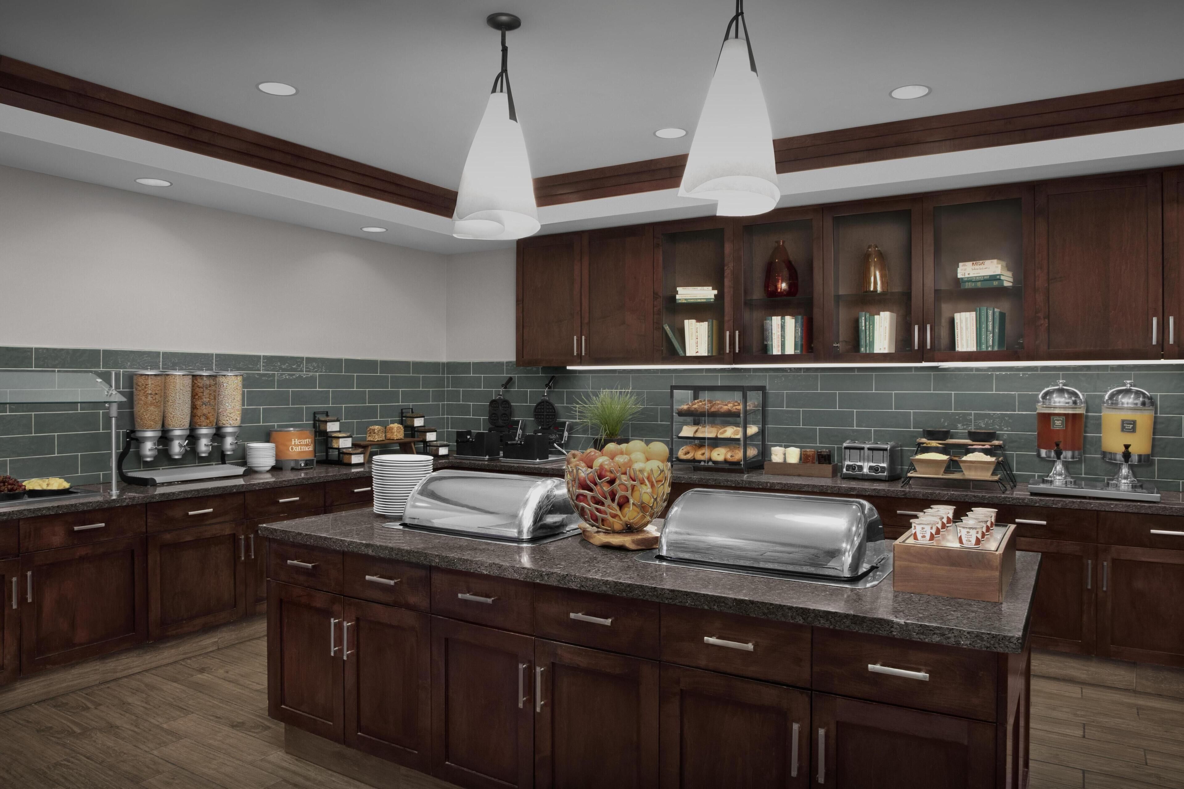 Free daily continental breakfast 