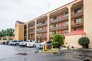 Exterior - Econo Lodge Inn & Suites Memphis East (Memphis)