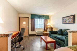 1 bedroom, desk, iron/ironing board, free WiFi - Econo Lodge Inn & Suites Memphis East (Memphis)