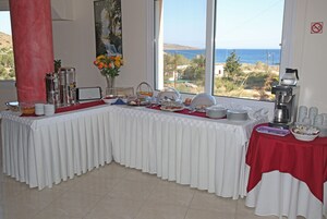 Desayuno buffet todos los días (con cargo)