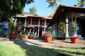Frokost med lokale retter mot et tillegg