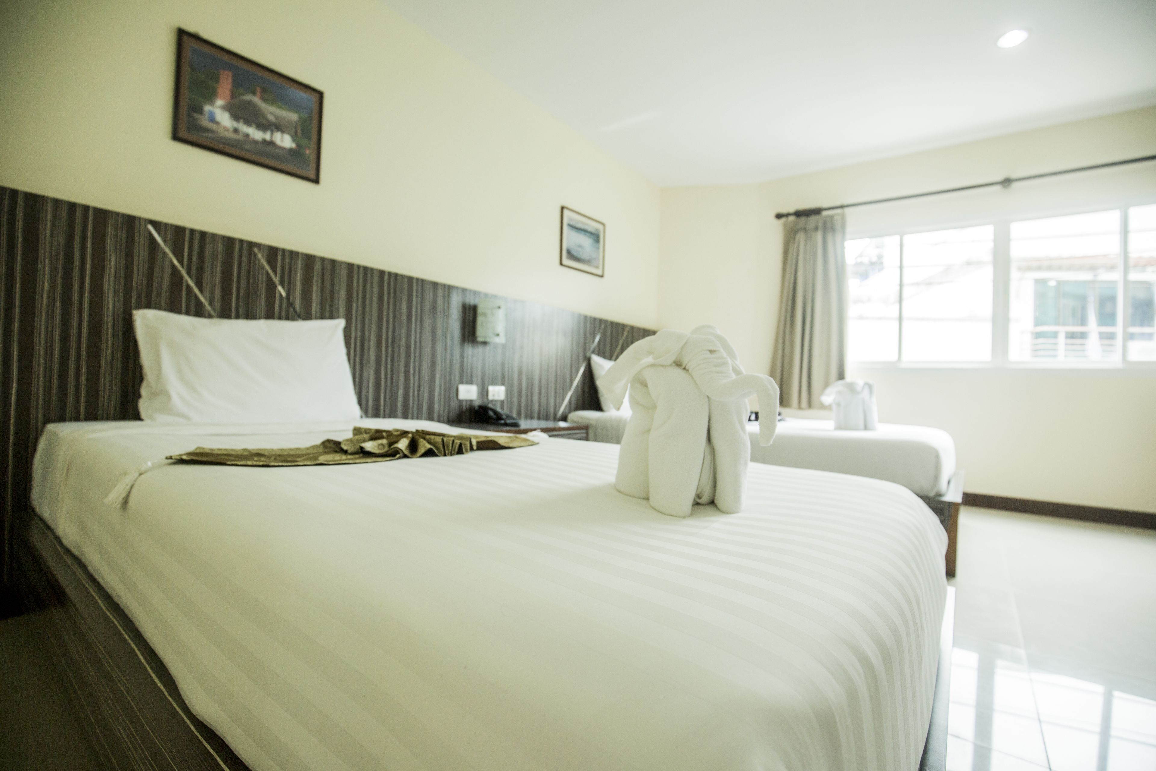 comfort twin room | minibar, in-room safe, desk, blackout curtains