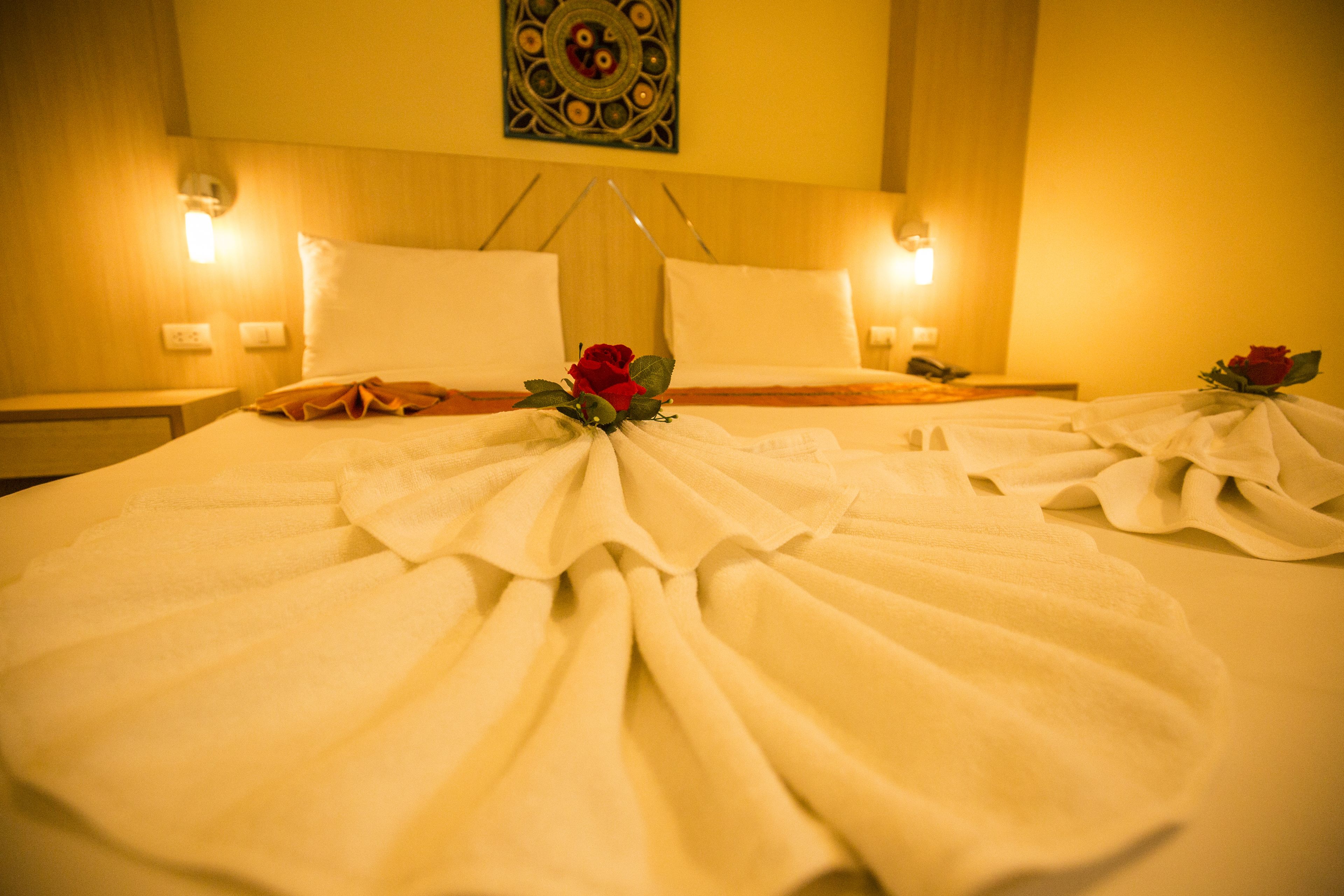 comfort double room (no window) | minibar, in-room safe, desk, blackout curtains