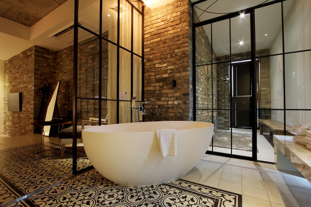 Premium Double Room | Bathroom | Designer toiletries, hair dryer, bathrobes, bidet