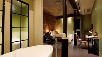 Deluxe Double Room | Bathroom | Designer toiletries, hair dryer, bathrobes, bidet