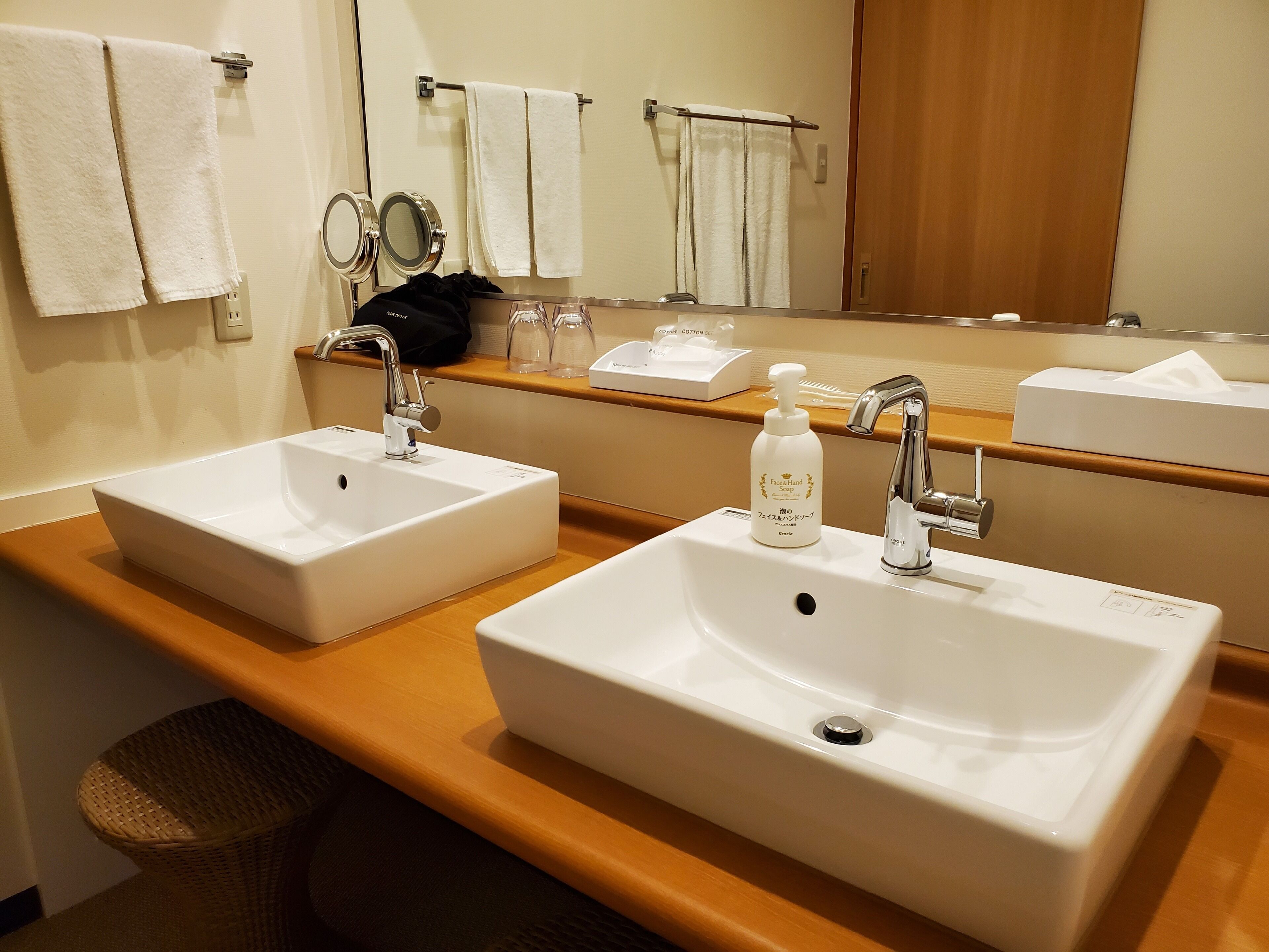 ocean executive non smoking (tomowru building 3f type c) | 1 bedroom, in-room safe, free wifi, bed sheets