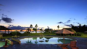 Sæsonbestemt udendørs pool