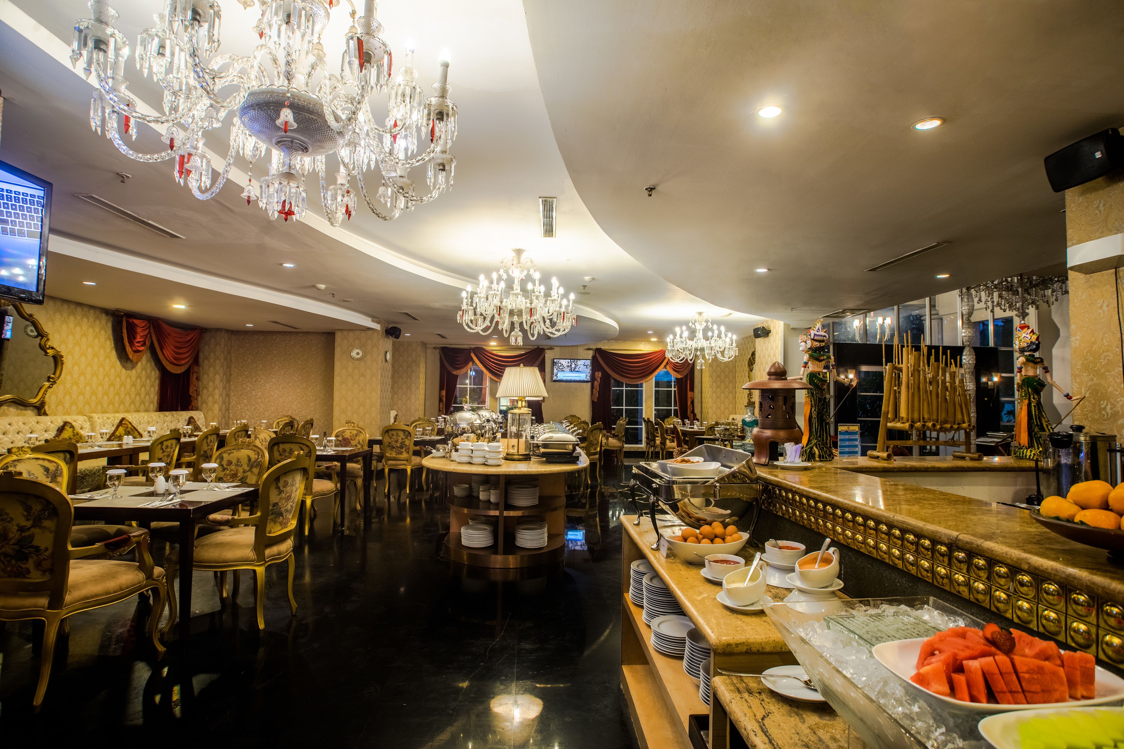 Daily buffet breakfast (IDR 100000 per person)