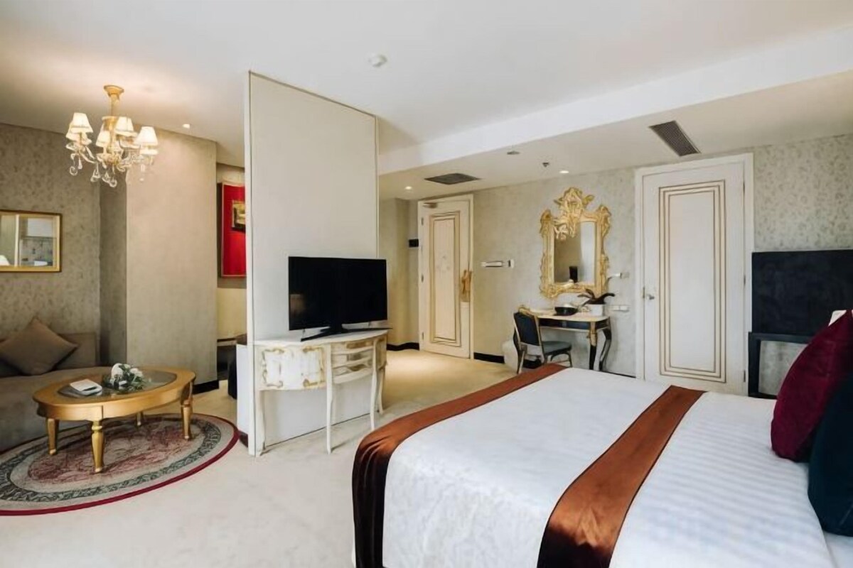 In-room safe, desk, iron/ironing board, WiFi (free)