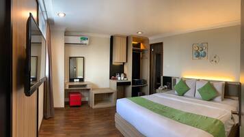 Kamar Deluks | Seprai premium, brankas, meja kerja, dan tempat tidur lipat/tambahan