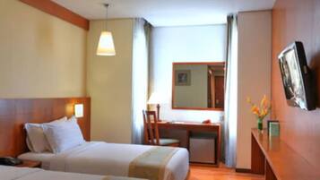 Superior Twin | In-room safe, desk, free WiFi, bed sheets