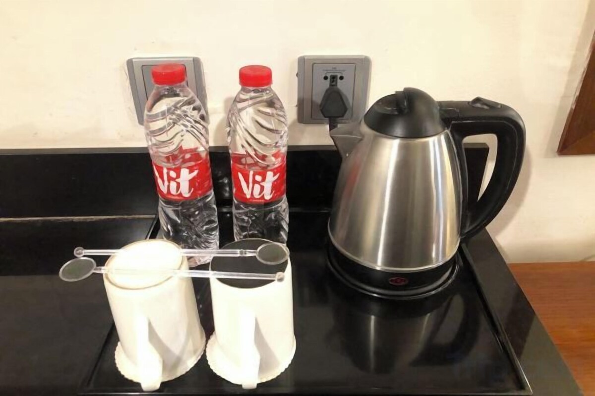 Kopi dan/atau alat penyeduh kopi