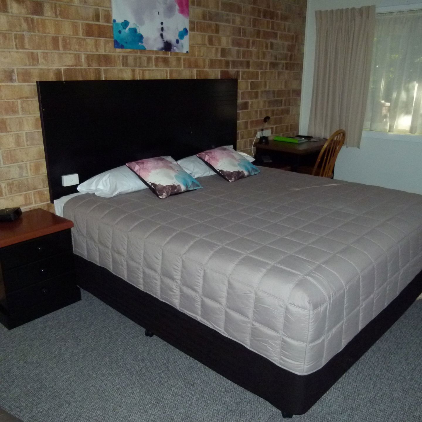 Iron/ironing board, free WiFi, bed sheets