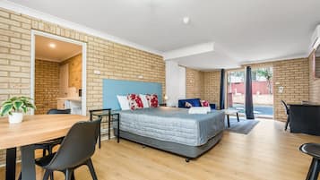 Family Room | Iron/ironing board, free WiFi, bed sheets